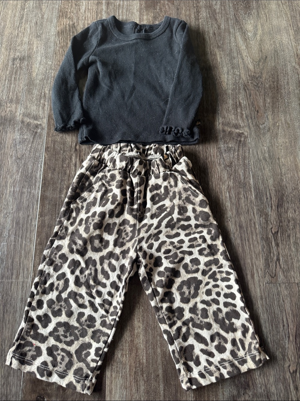 GAP Black Top with Brown Leopard Print Pull-On Pants